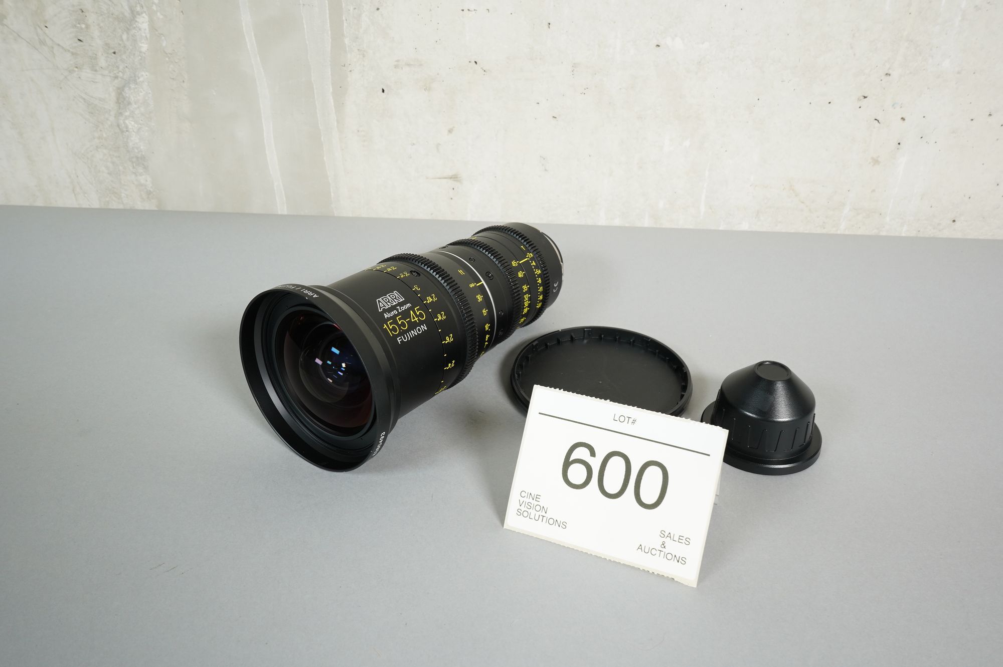 Lot: 600 - ARRI ALURA Zoom 15.5-45/T2.8 F - Cinevision-Solutions