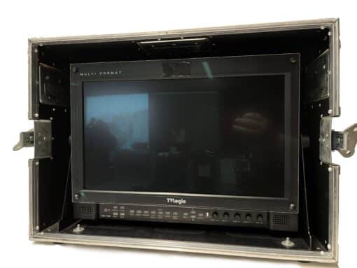 TV-Logic LVM-176W with Transit case