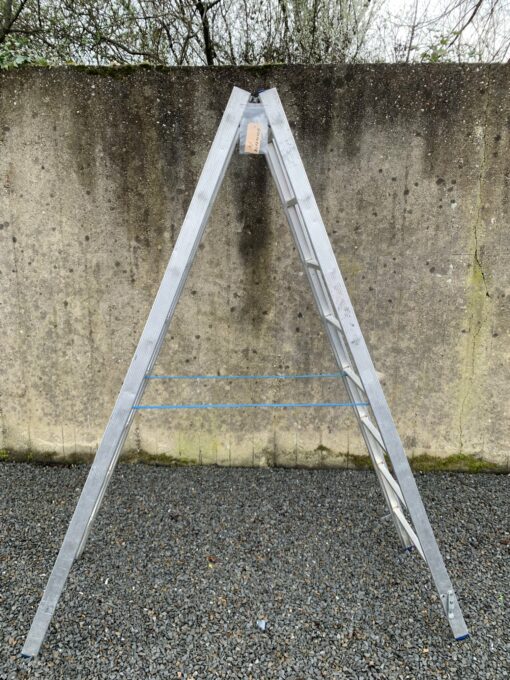 ALUMINIUM 2x8-TREADS Ladder - Image 3