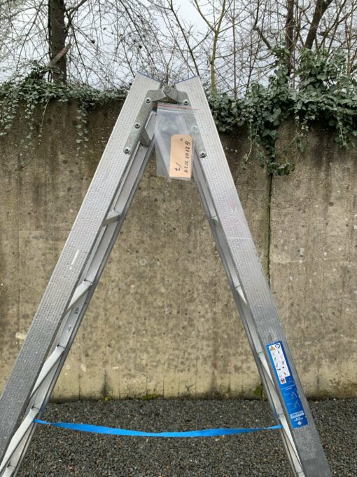 ALUMINIUM 2x8-TREADS Ladder - Image 3