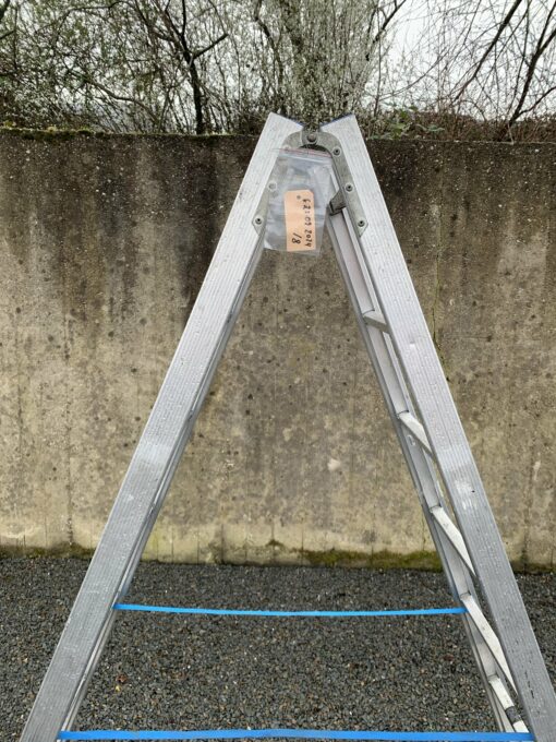 ALUMINIUM 2x8-TREADS Ladder - Image 3