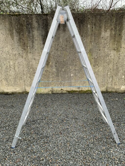 ALUMINIUM 2x8-TREADS Ladder - Image 4