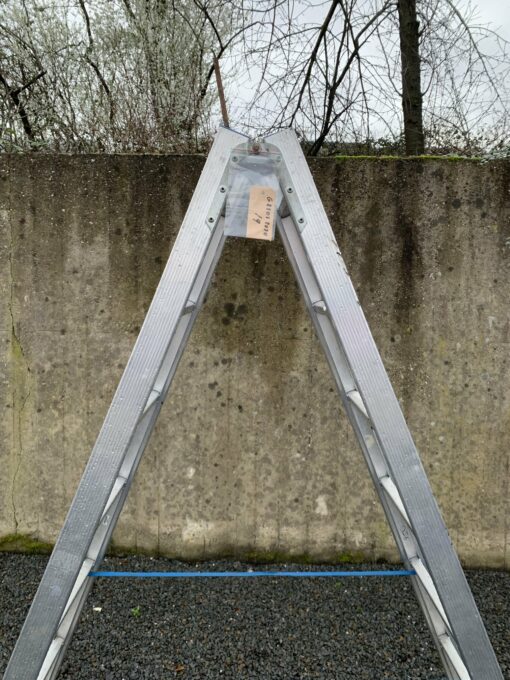 ALUMINIUM 2x8-TREADS Ladder - Image 2