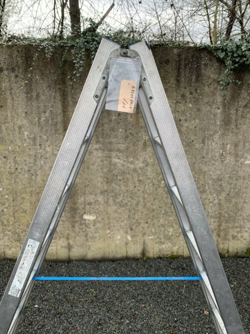 ALUMINIUM 2x8-TREADS Ladder - Image 3