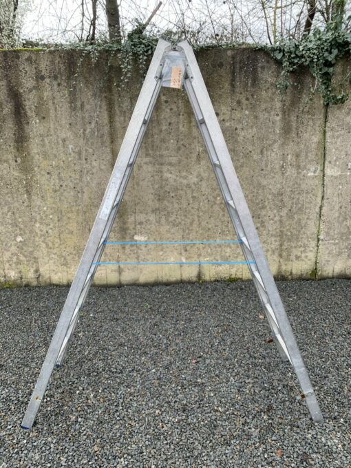 ALUMINIUM 2x8-TREADS Ladder - Image 4